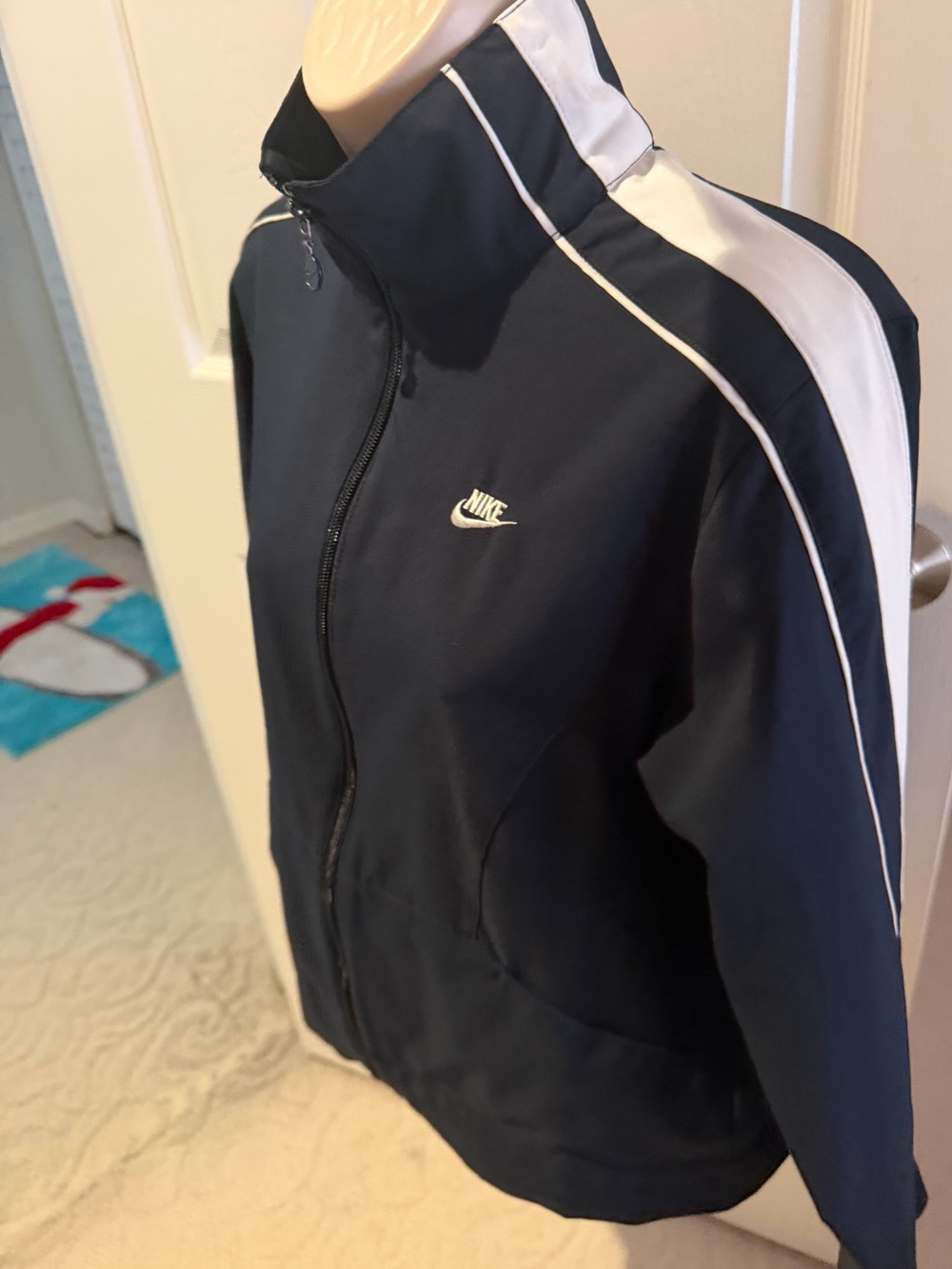 Women’s Nike Track Jacket Black/white medium